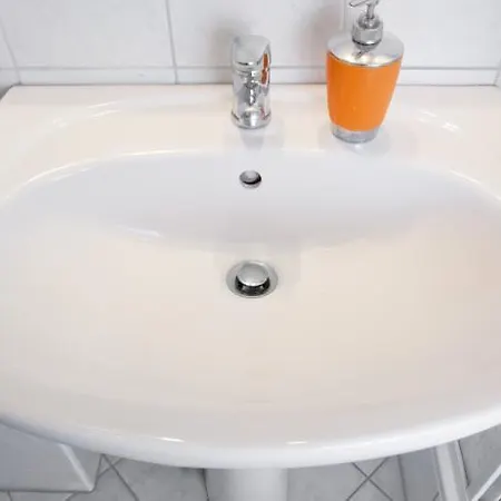 As Apartment *